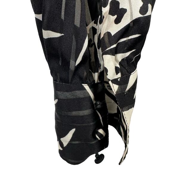 Silk Black and White Monochromatic Floral Botton Up Blouse Womens Size 6 Flowy - Picture 6 of 16